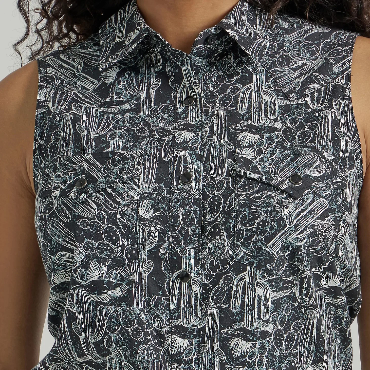 Wrangler Cactus Print Women's Button Up 112347180 - Image 4