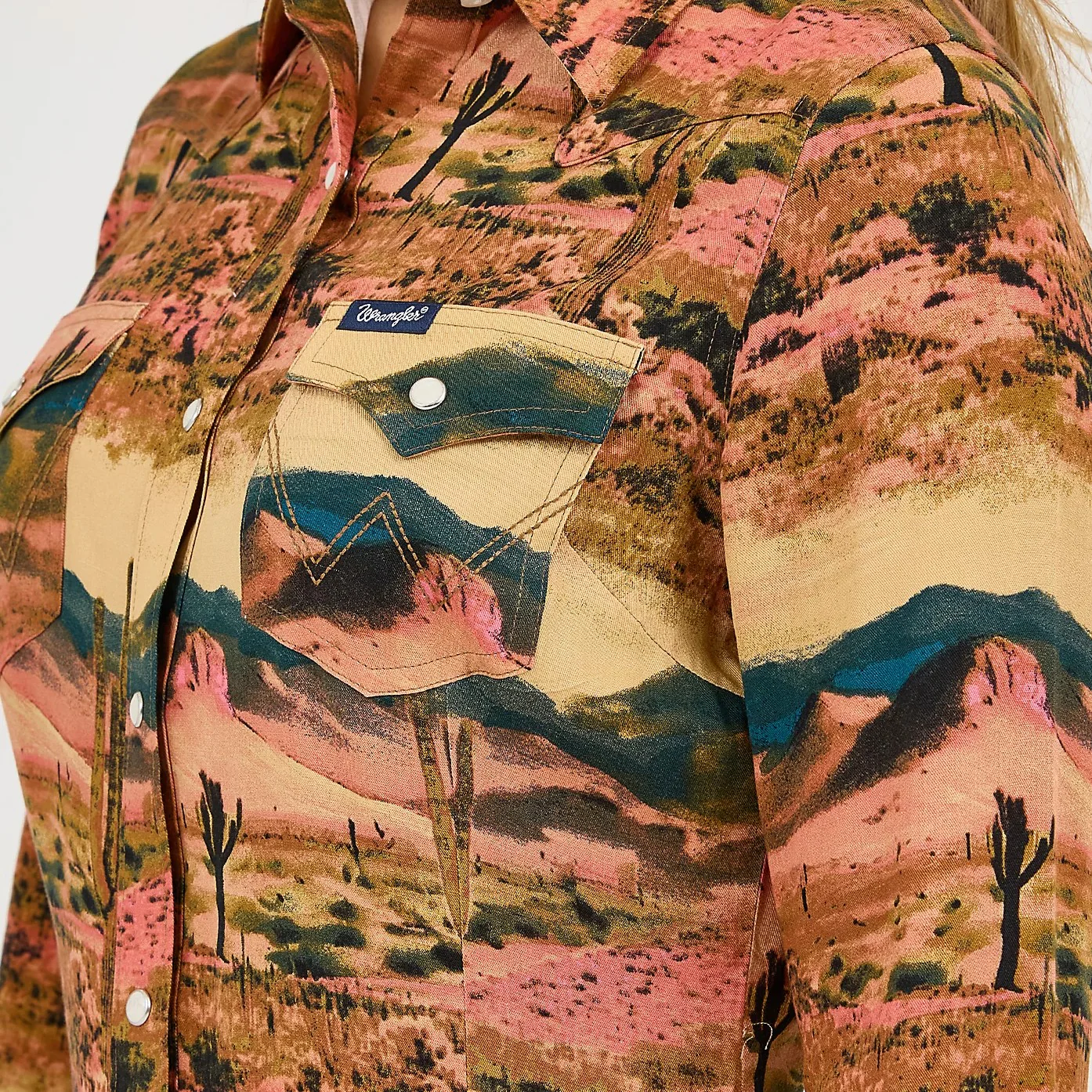 Wrangler Retro Scenic Women's Western Snap 112371687 - Image 3