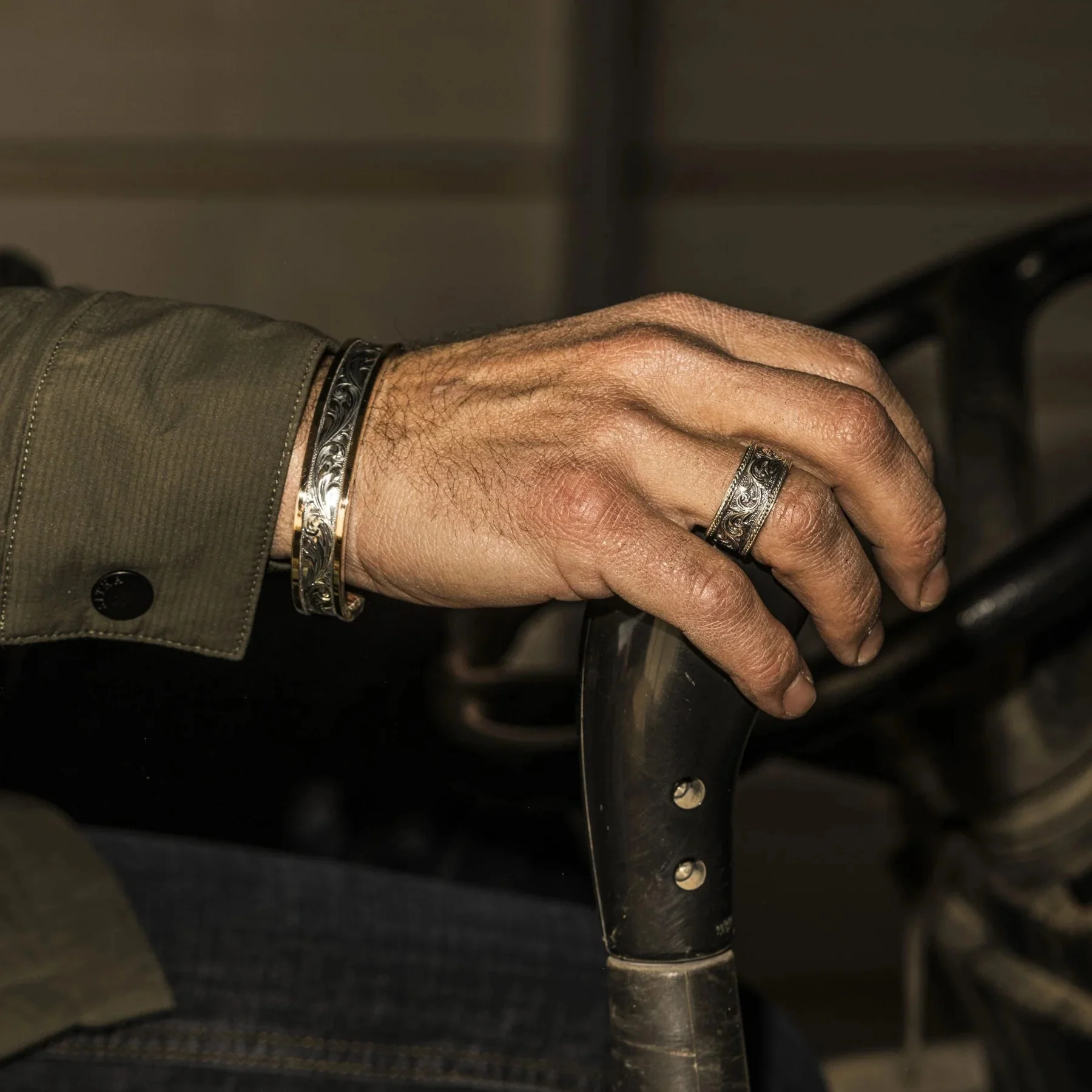 Vogt The Man of Honor Cuff 114-2302 - Image 2