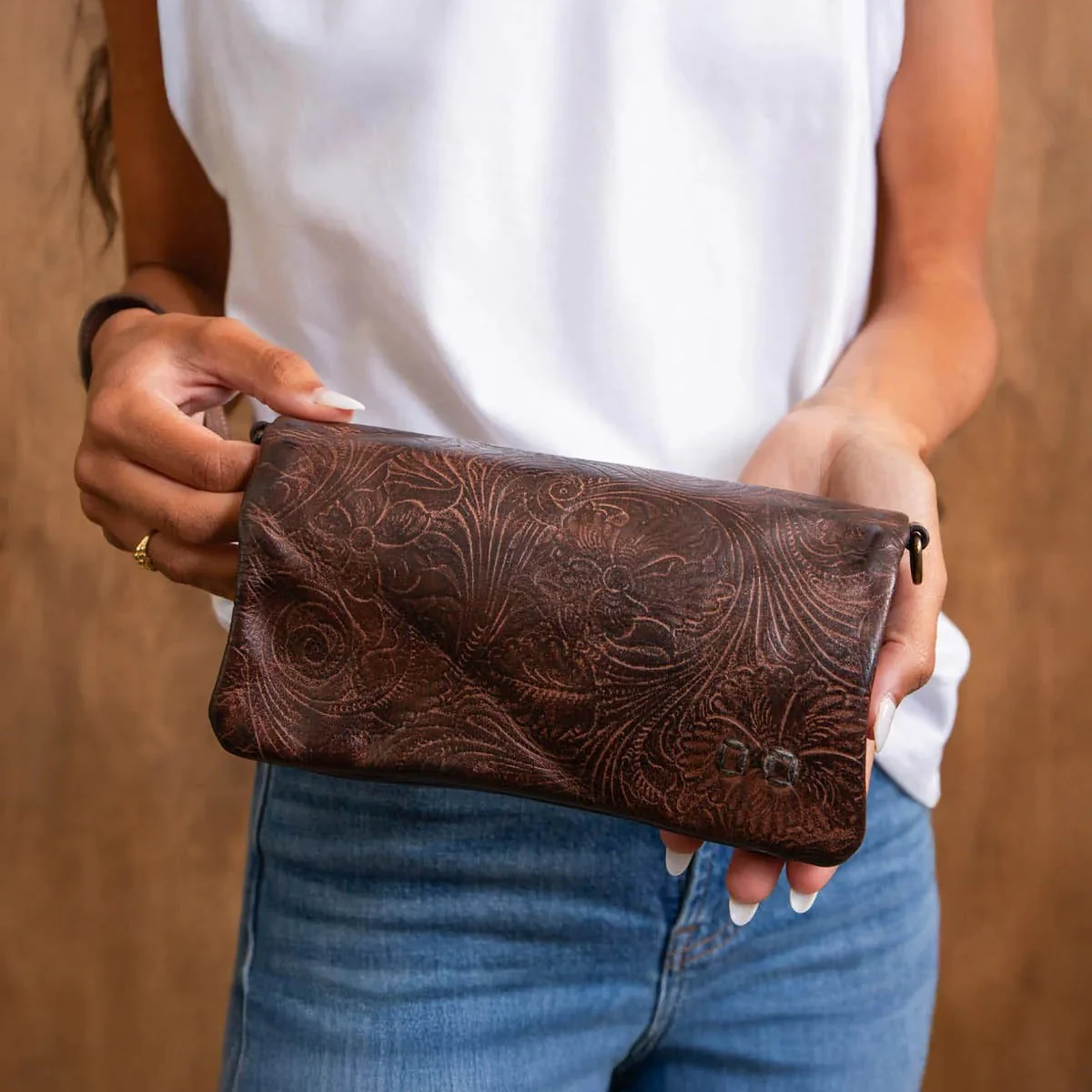 BedStu Cadence Teak Crossbody A450378 - Image 4